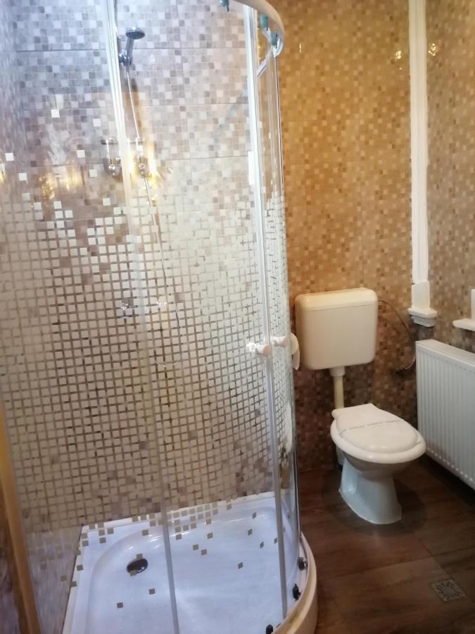 Casa Teilor Hotel Pitesti Luaran gambar